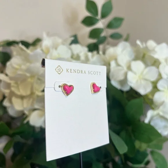 KENDRA SCOTT • ARI HEART STUD EARRINGS • GOLD NEON PINK • BRAND NEW - Picture 3 of 4